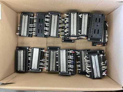 Mitsubishi A6TBXY54 Terminal Board (16x)