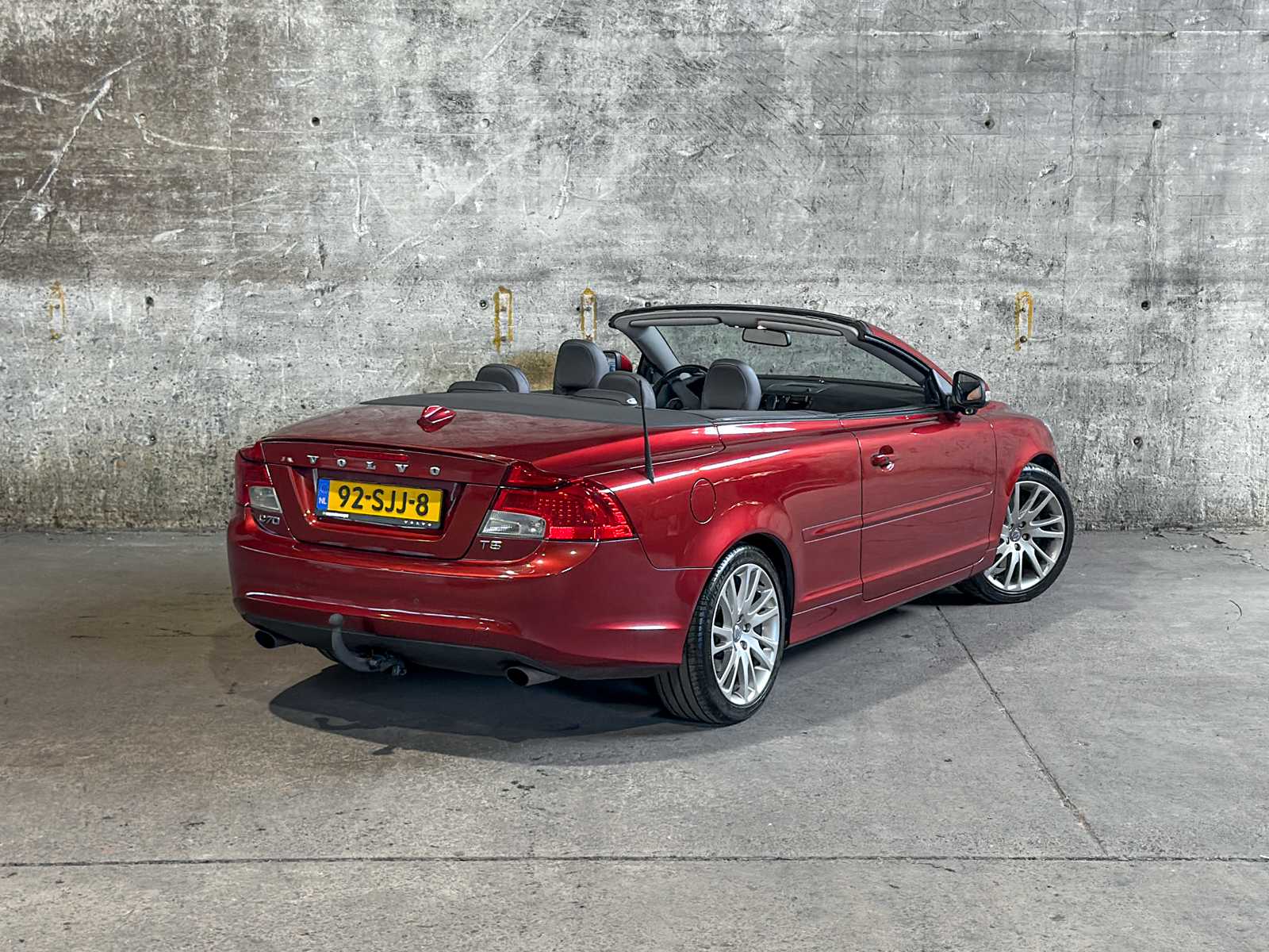 Volvo C70 Convertible 2.5 T5 Tourer 230pk 2011 (Origineel-NL), 92-SJJ-8