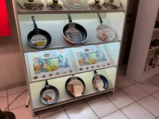 SSW/GSW Diverse braadpannen (9x) en snijplanken en keuekengerei