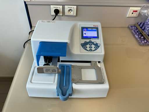 THERMO SCIENTIFIC Multidrop Combi Distributeur de réactif