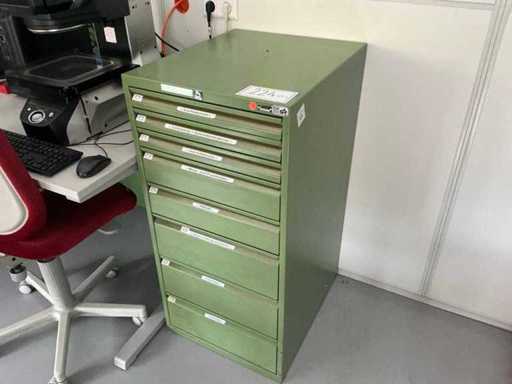 Werkstattschrank mit Inhalt