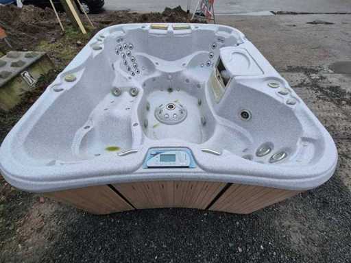Jacuzzi und Outdoor-Spa