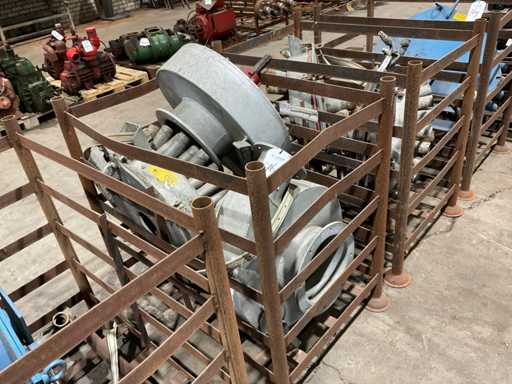 Mistverteiler einschließlich Turbofüller