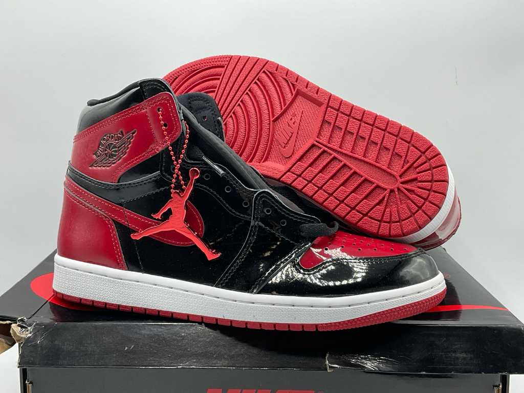 Nike Jordan 1 Retro High OG Patent Bred Scarpe da ginnastica 42