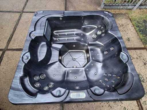 Jacuzzi e spa all'aperto per 5 persone