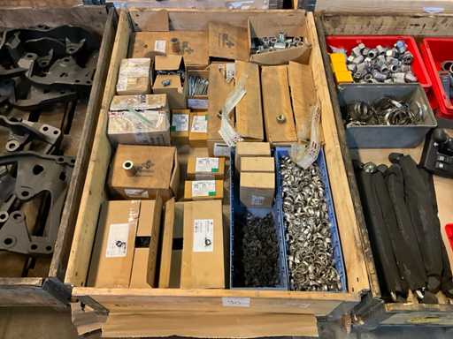 Charge von Befestigungselementen