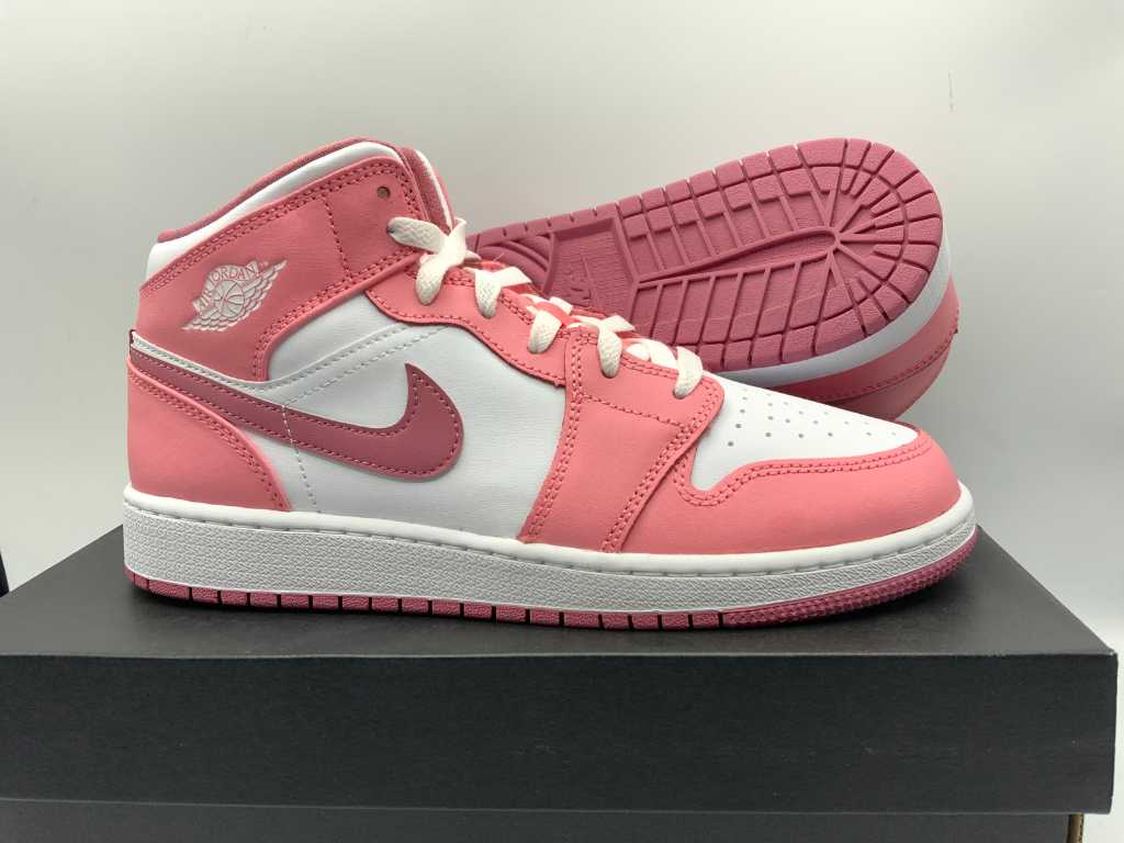 Nike Air Jordan 1 Mid Coral Sneaker Chalk/Desert Berry-Weiß 40