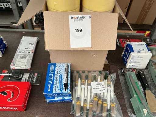 Batch of painting tools