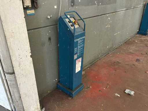 2012 NUSSBAUM Jumbo 3000 Schaarlift, Garageinventaris