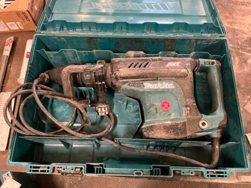 Marteau de démolition Makita HM1213C