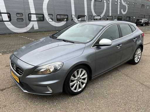 2015 Volvo V40 2.0D Pkw GJ-751-P