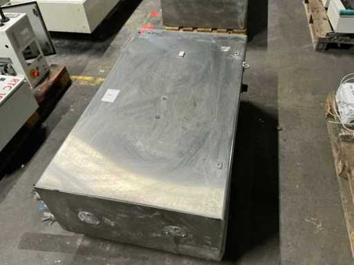 RVS schakelkast met inhoud