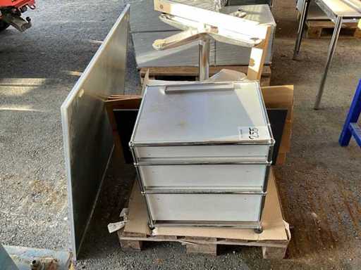 Mobilier de birou cu masă și perete magnetic