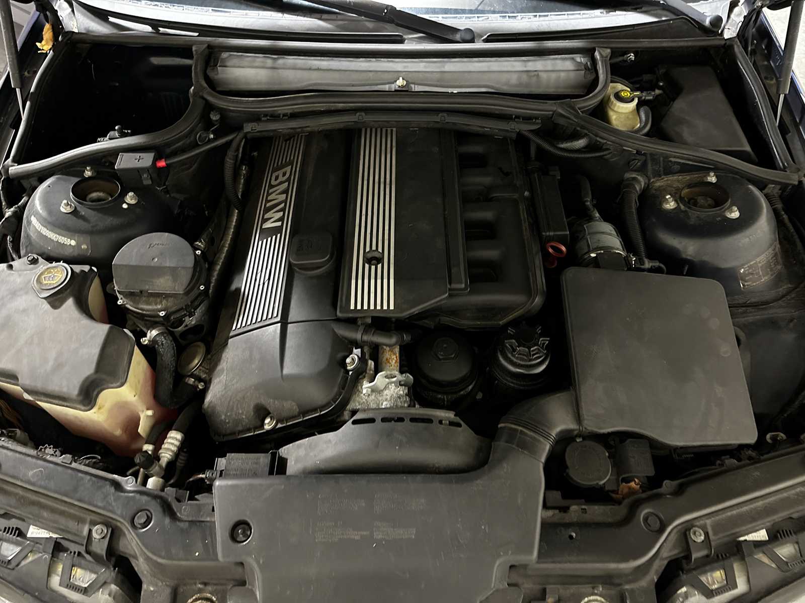 BMW 320i Executive 3-serie 170PK 2005 (Origineel-NL), 39-RJ-NZ 