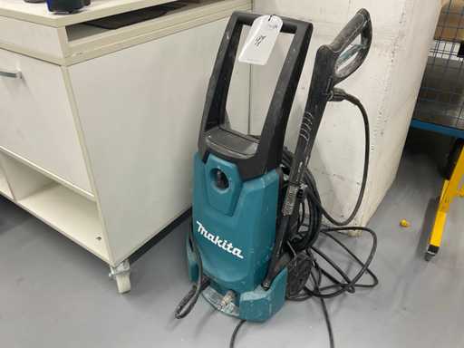 Makita HW1200 Pressure Washer