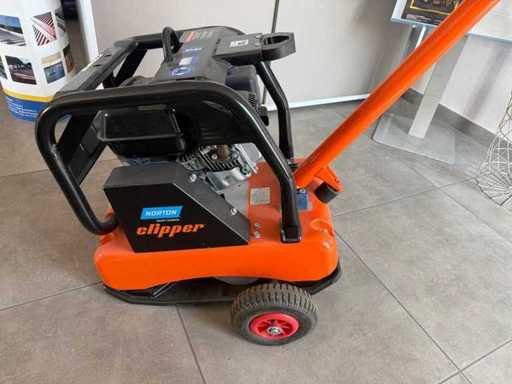 Norton clipper - Vibrating plate