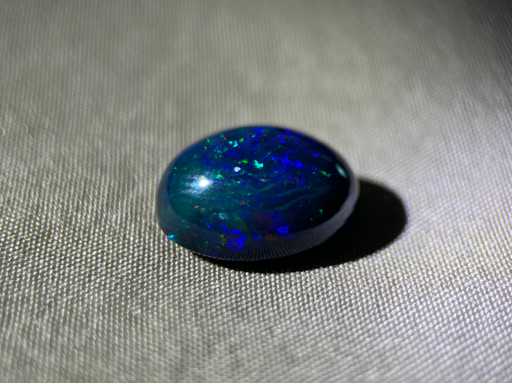 opal 7,64-karatowy naturalny opal