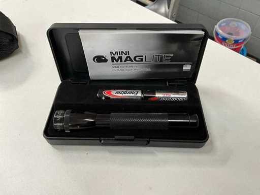 MAGlite Mini maglite
