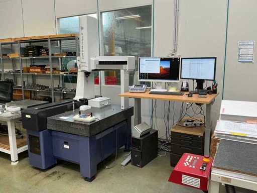 2015 MITUTOYO Crysta Apex S574 Coordinate Measuring Machine