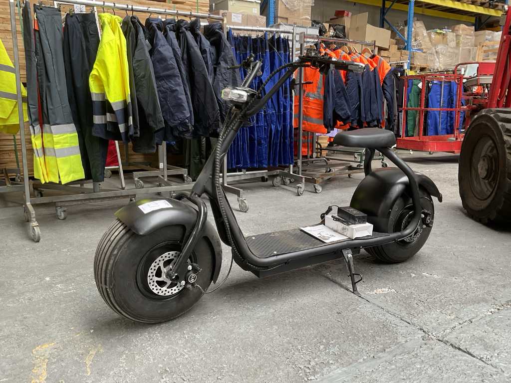 Lowrider E-scooter