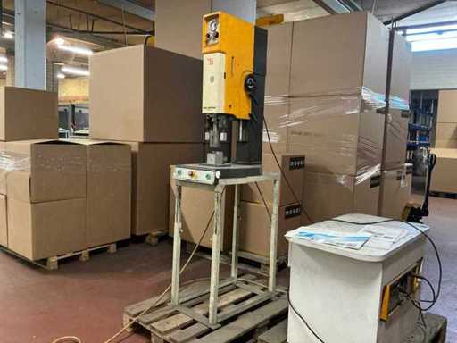 Telsonic USP-2500 T Plastic welding system