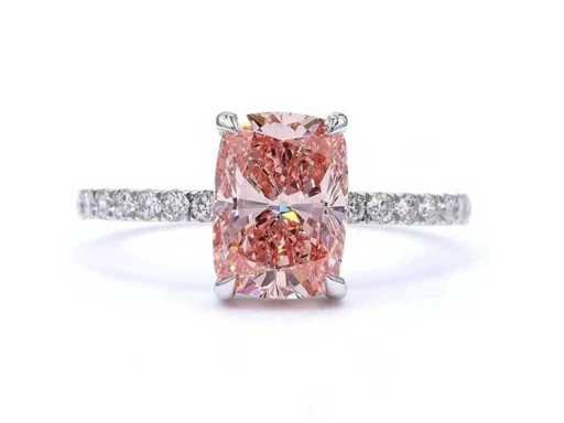 !8 Karat Weißgoldring mit 2,46 Karat. Diamant