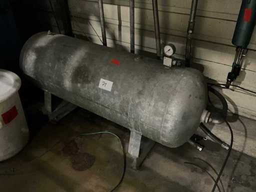 Compressed air tank (compressor storage)