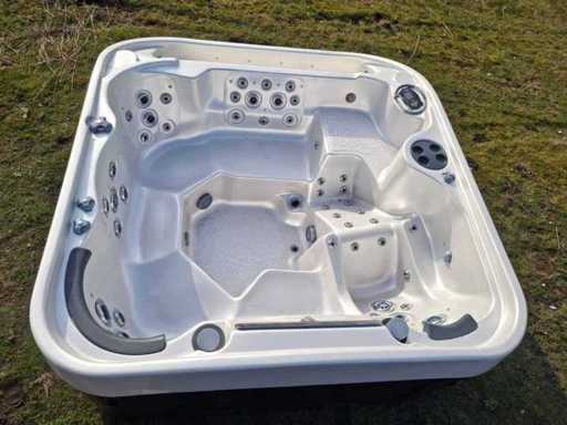 Coast spa, Jacuzzi per 6 persone e spa all'aperto