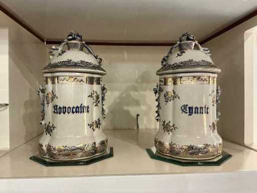 Antique pharmacy jars (6x)