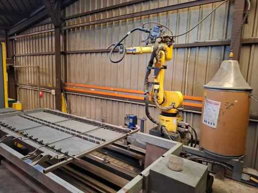 FANUC / IT ROBOTICS - Double Station Welding Robot - 2007