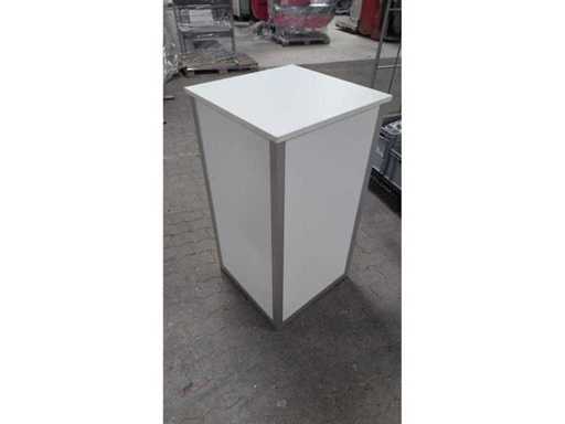 gebraucht - Standing tables