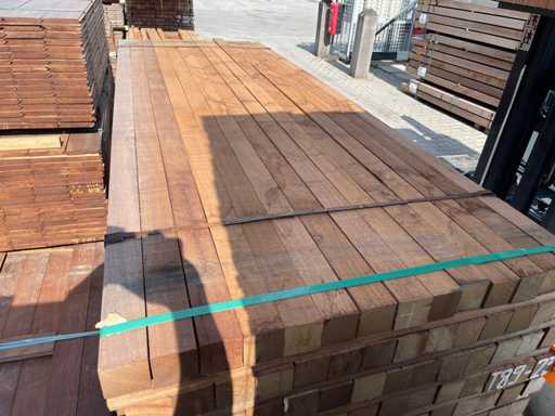 Massaranduba posts fine sawn 3050x70x70mm (52x)