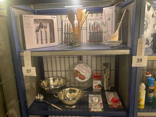 24 delig inox bestek voor 6 personen ,divers steakmessen, keukengerei en keukenbenodigdheden, Ssw 