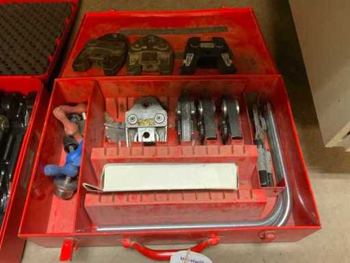 Unipipe Case with press jaws