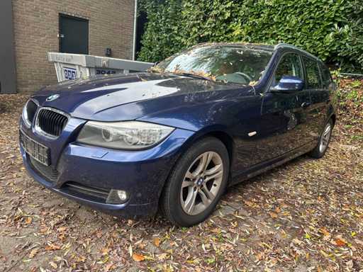 BMW - 3er-Serie Touring - 318i Corp.L.Lux Line - Deutsche Zeitungen (war 51-RTJ-9)