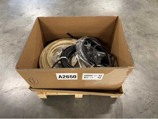 Charge von Schläuchen/Kabeln (25 kg)