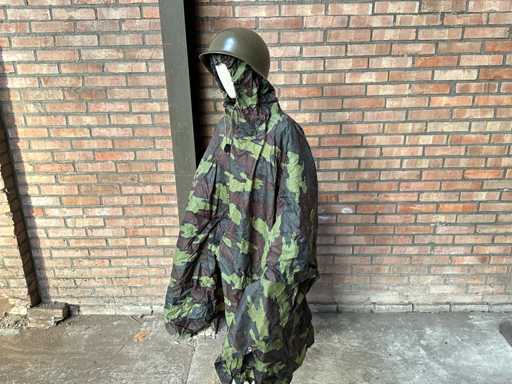 Petrecere de modele de camuflaj ponchos