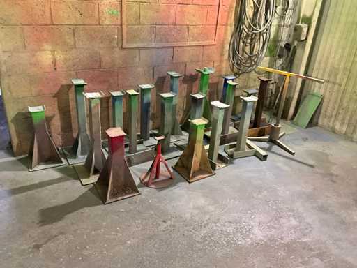 Verschiedene Achsstützen (19x)