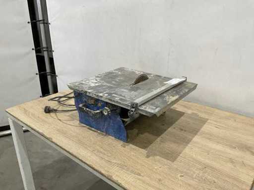 Fliesenschneider