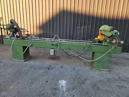 STB - SD 18 - Mitre Sawing Machine