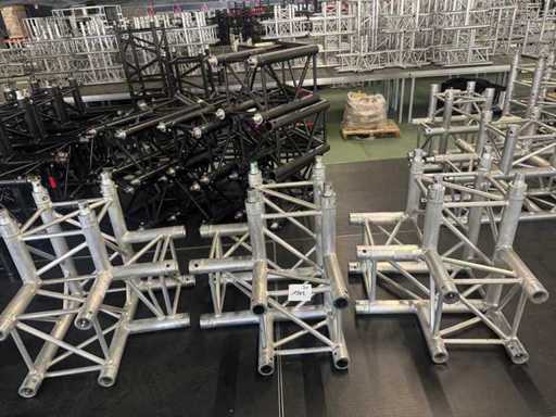 3x PROTRUSS S31 3-WAY CORNER 90° SQ30