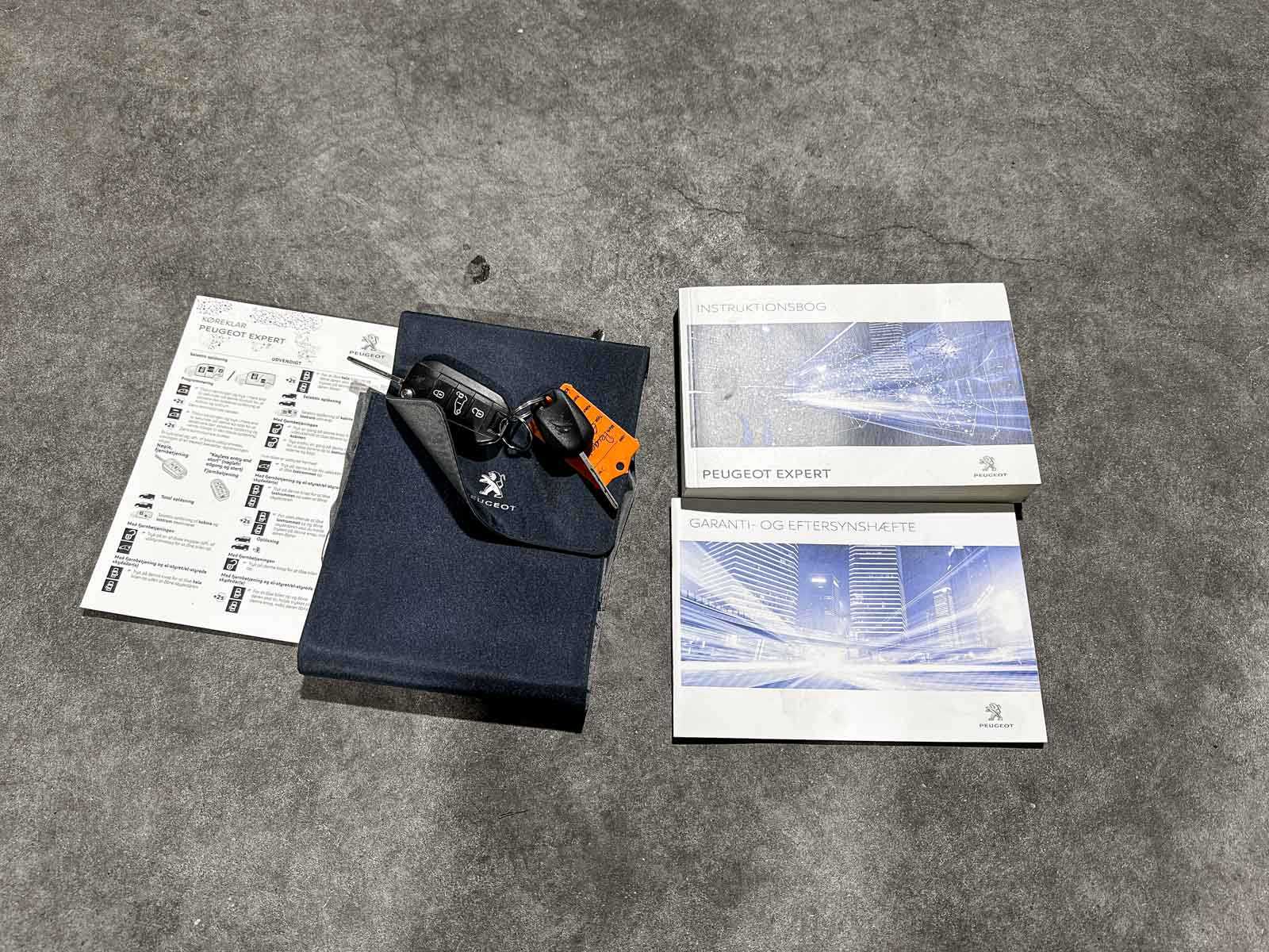 Peugeot Expert 231L 2.0 BlueHDI 120 Premium 122pk 2017 Bedrijfswagen, VRX-99-N