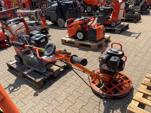 Mistrie mecanică Atlas Copco BG240 2016 / mistrie de beton / mistrie din ciment