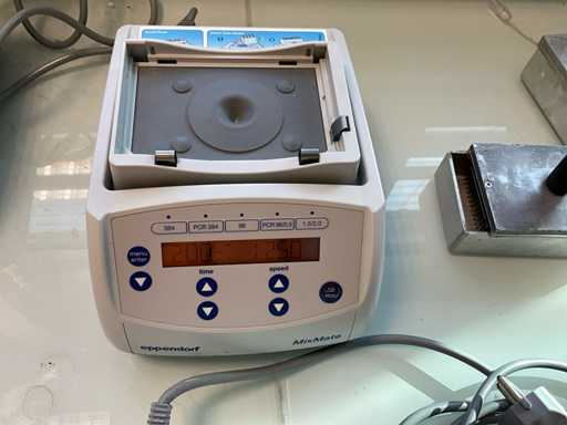 EPPENDORF MIXMATE Microplate Stirrer