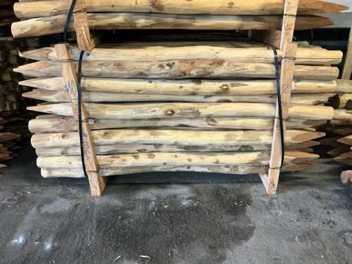 Robinia posts Ø 80-100mm peeled and pointed - 1800mm.