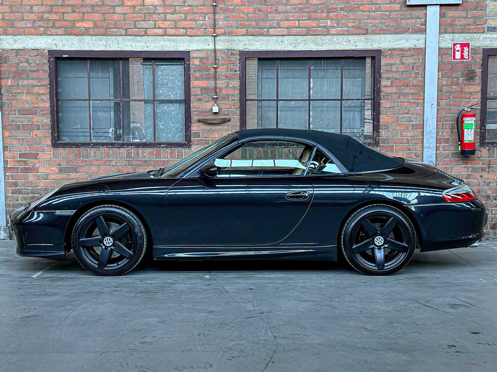 Porsche 911 Carrera Cabriolet 3.6 996 320pk 2004 HANDGESCHAKELD -Youngtimer-