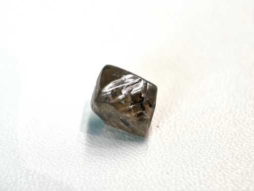 Rohdiamant 4,95 Karat Oktaederform