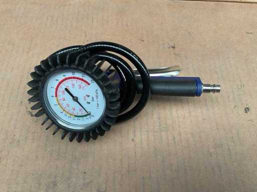 Pompator opon z manometrem
