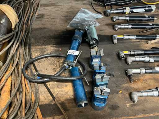 Vari utensili pneumatici