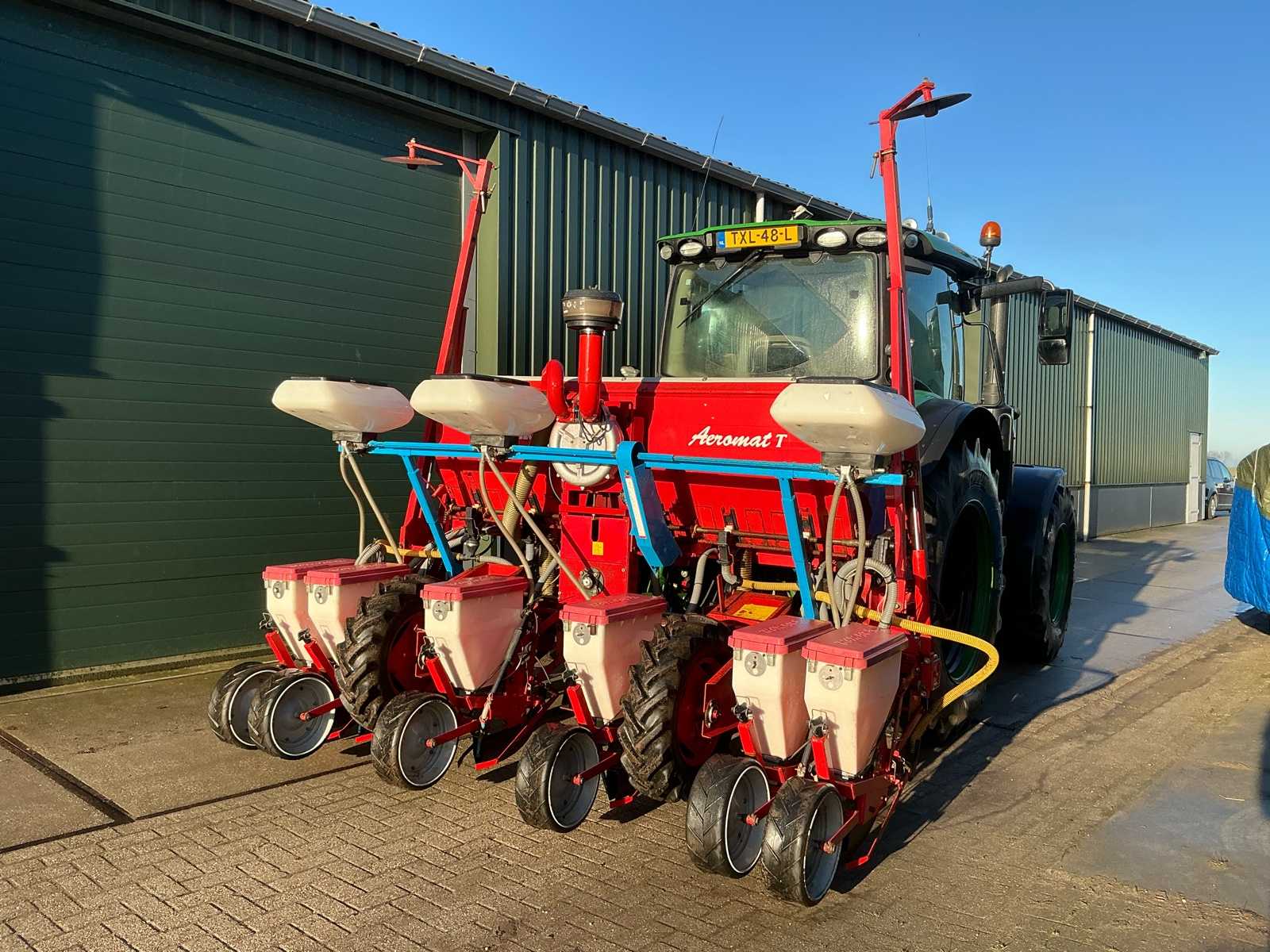 2000 Becker Aeromat T6Z Precision Seeder
